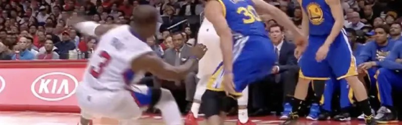 开云集团-美媒：11年前保罗被库里晃倒后，下一场狂砍41分17助攻4抢断