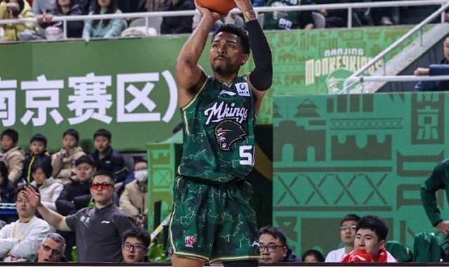 kaiyun-轰32+12后又砍43+8！CBA又一顶级小外援诞生，能否率队再创奇迹？